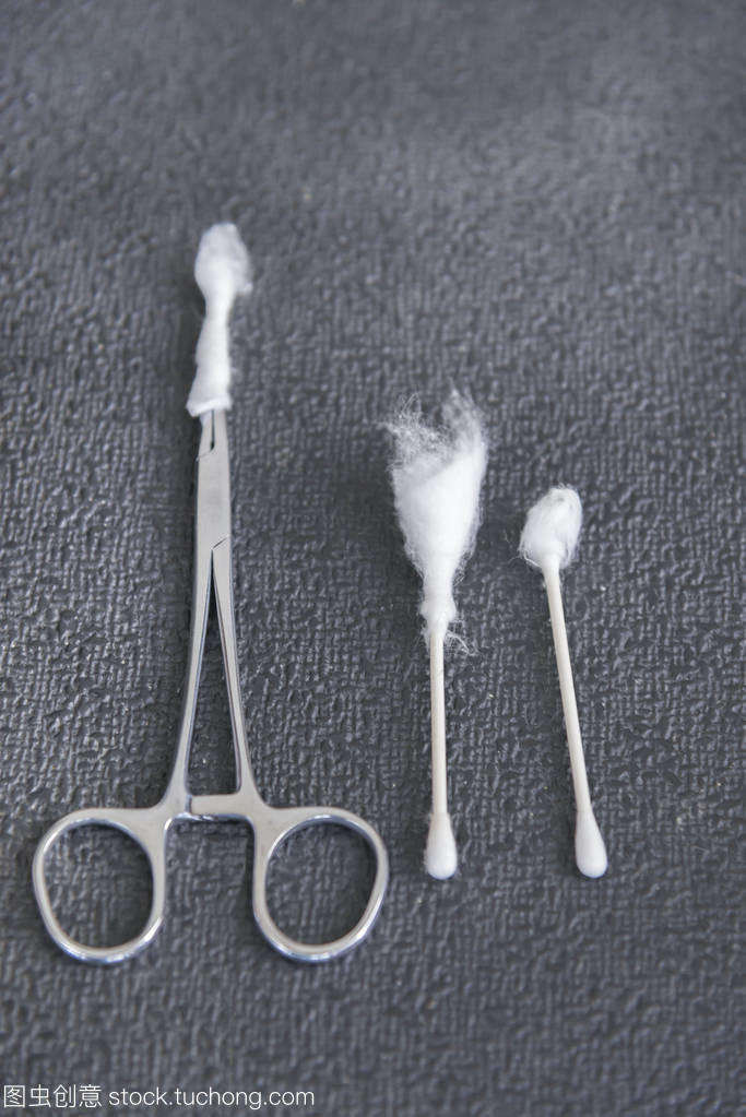 棉拭子纏衛生用品 便利背后的隱患與正確使用指南